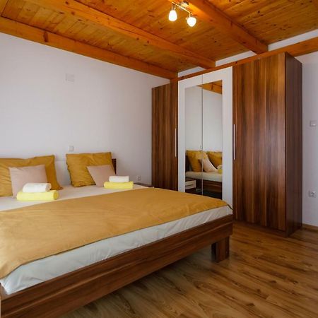 Apartment Aleksandra Malinska Kültér fotó